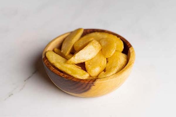 بطاطس ودجز مع الهالبينو وصوص الجبن