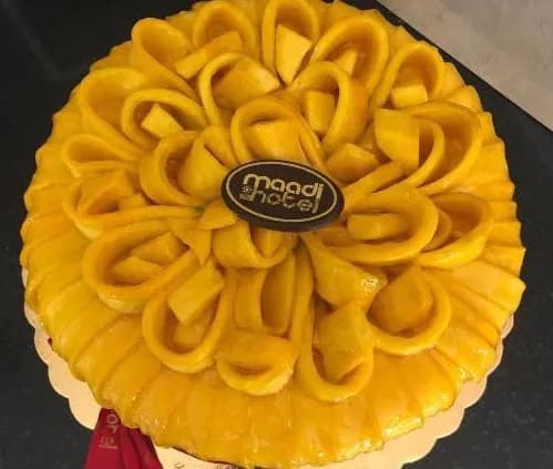 Mango Tart with Cream