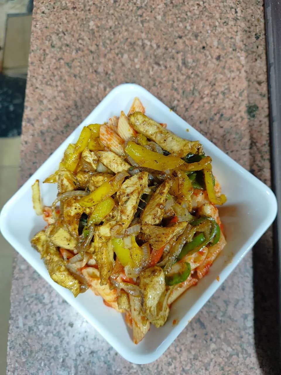 مكرونة بالفراخ