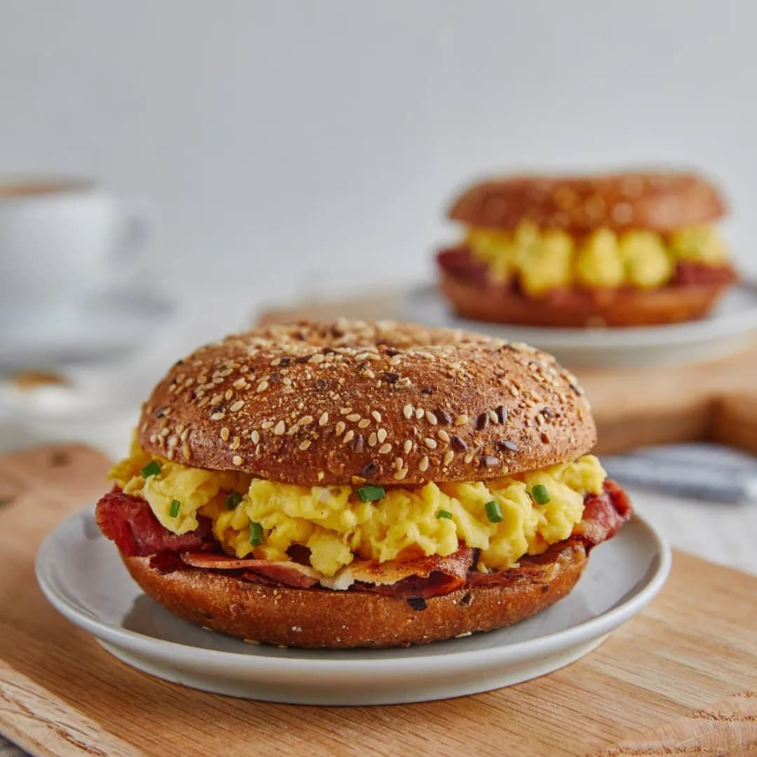 بيجل بيض بالبيكون
