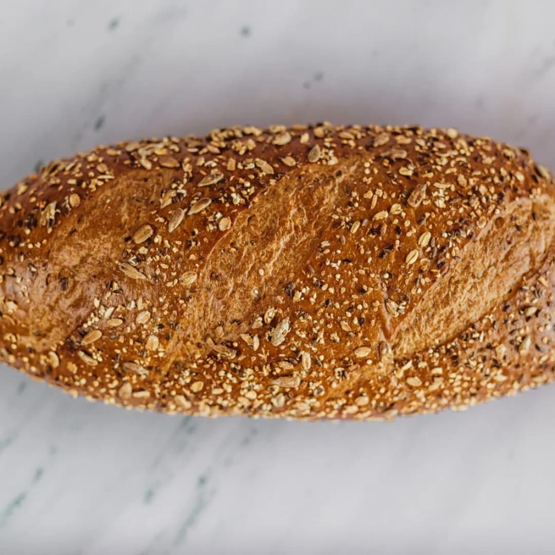 خبز ناعم بني بالبذر