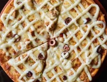 Chicken With Ranch Sauce Pizza