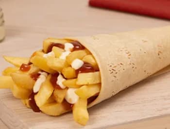 French Fries With Garlic Dip Sandwich