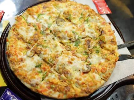 Pastrami Oriental Pizza