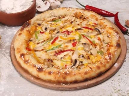 Shish Tawook Italian Pizza