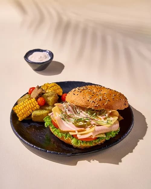 بيجل جبنة وتركي