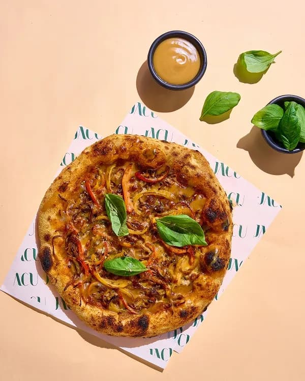 بيتزا الدجاج بالبيستو