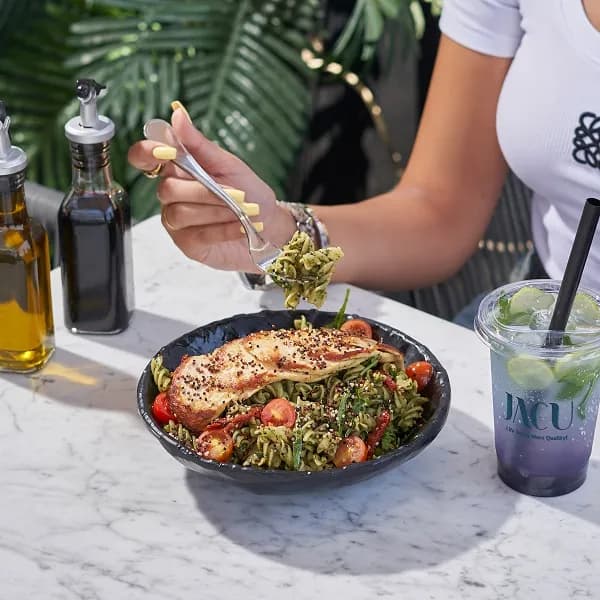 سلطة باستا بالدجاج