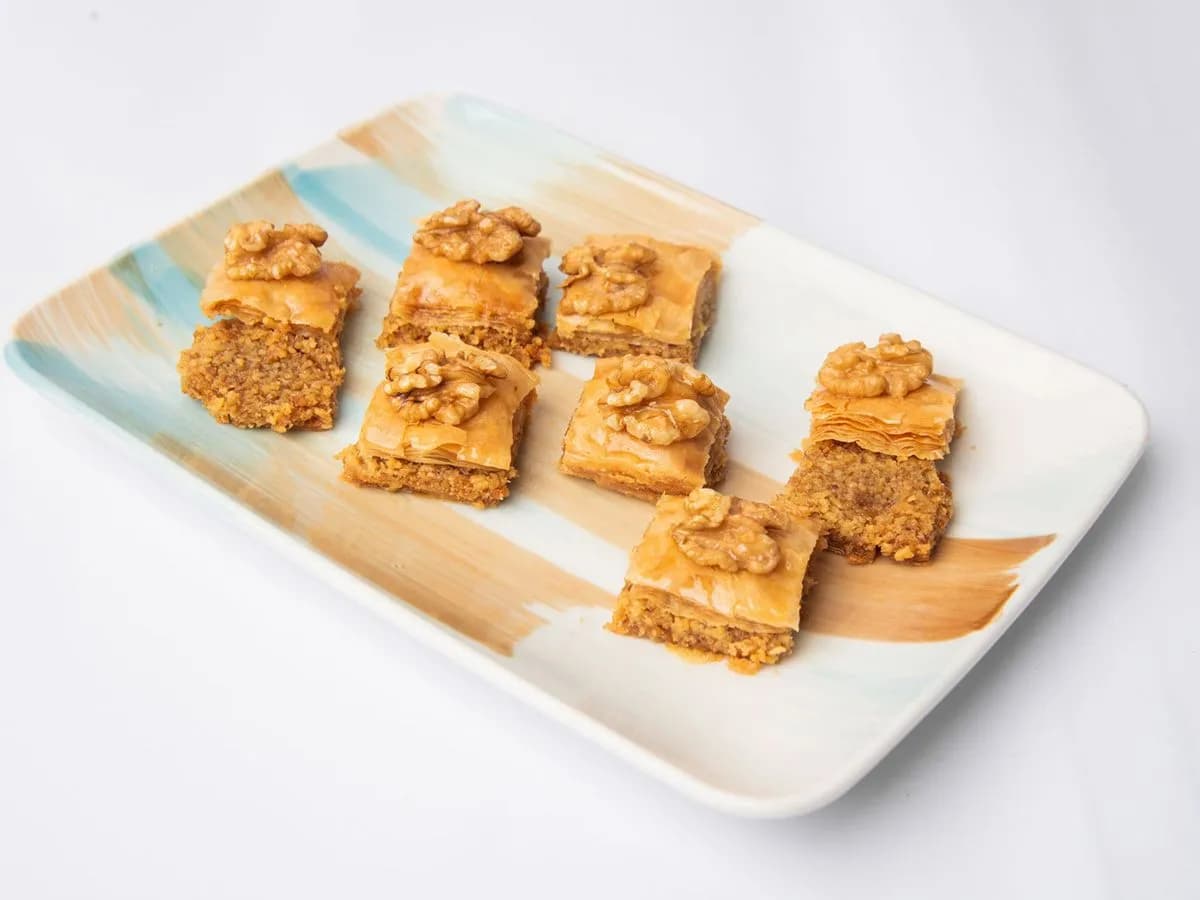 بقلاوة عين جمل