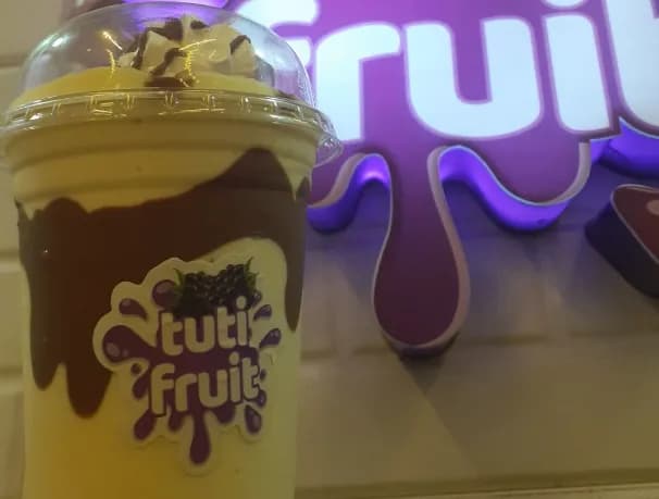 ميلك شيك توتي فروت