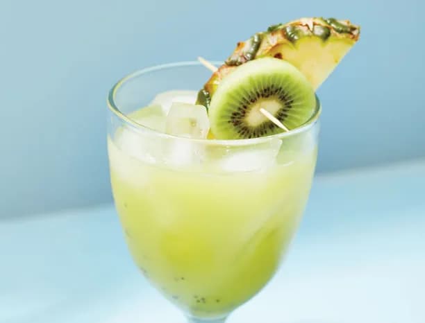 كوكتيل اناناس و كيوى