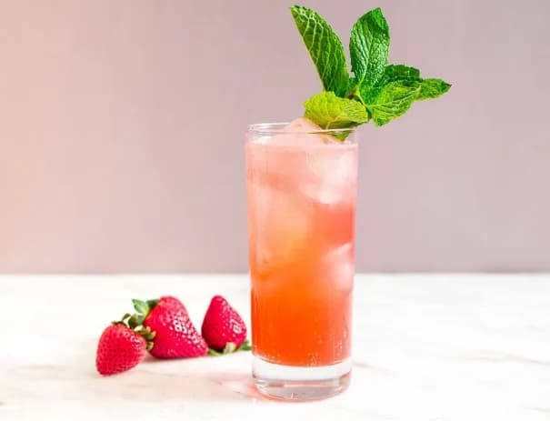 كوكتيل فراولة و نعناع
