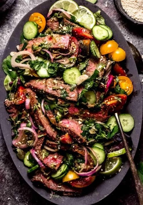 سلطة آسيوية تاى بيف