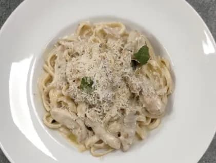 باستا فيتوتشيني ألفريدو بالدجاج