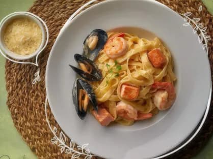 باستا المأكولات البحرية بالليمون