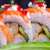 توكسيدو ماكي رول