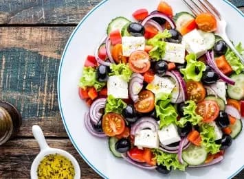 سلطة يوناني