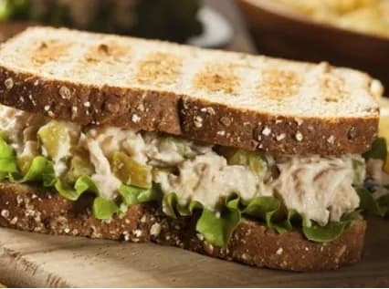  ساندوتش تونة