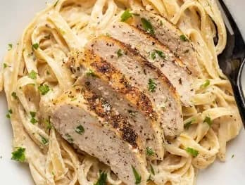 مكرونة الفريدو