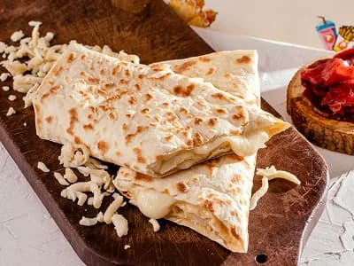 منقوشة جبنة و بسطرمة