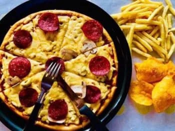 بيتزا بيبروني