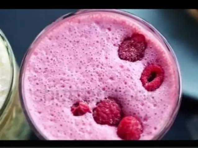 زبادو التوت الأحمر