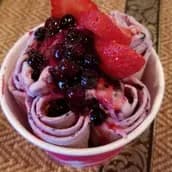 ايس كريم رول توت احمر