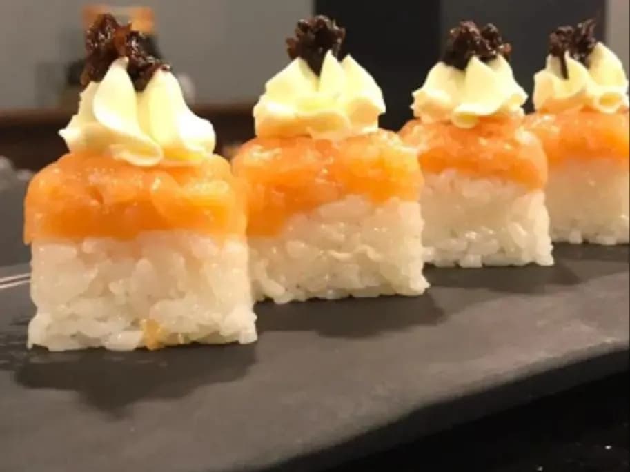 سلمون أوشي سوشي