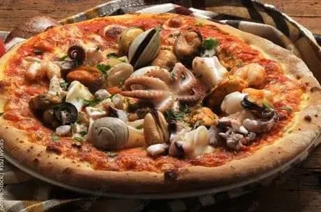 Seafood Pizza