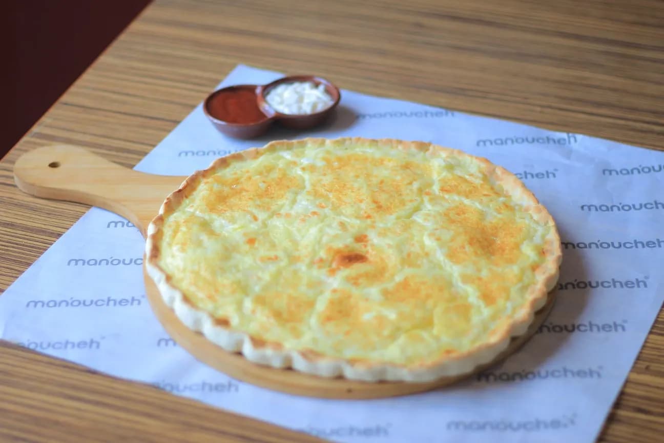 منقوشة بيض و جبنة