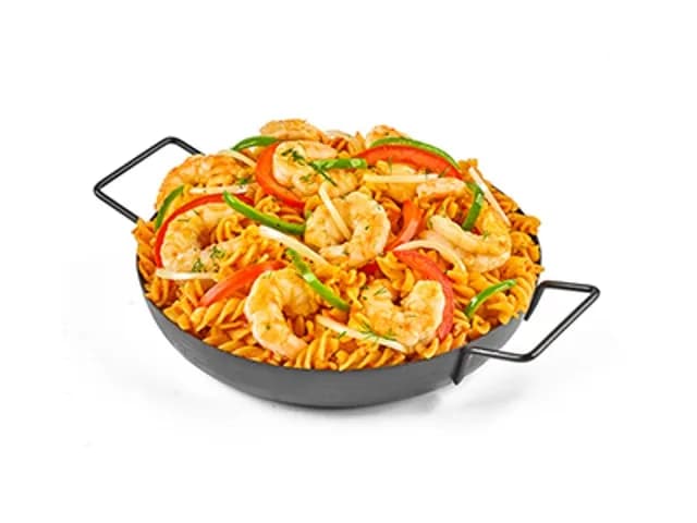 مكرونه بصلصة الجمبري الحمراء