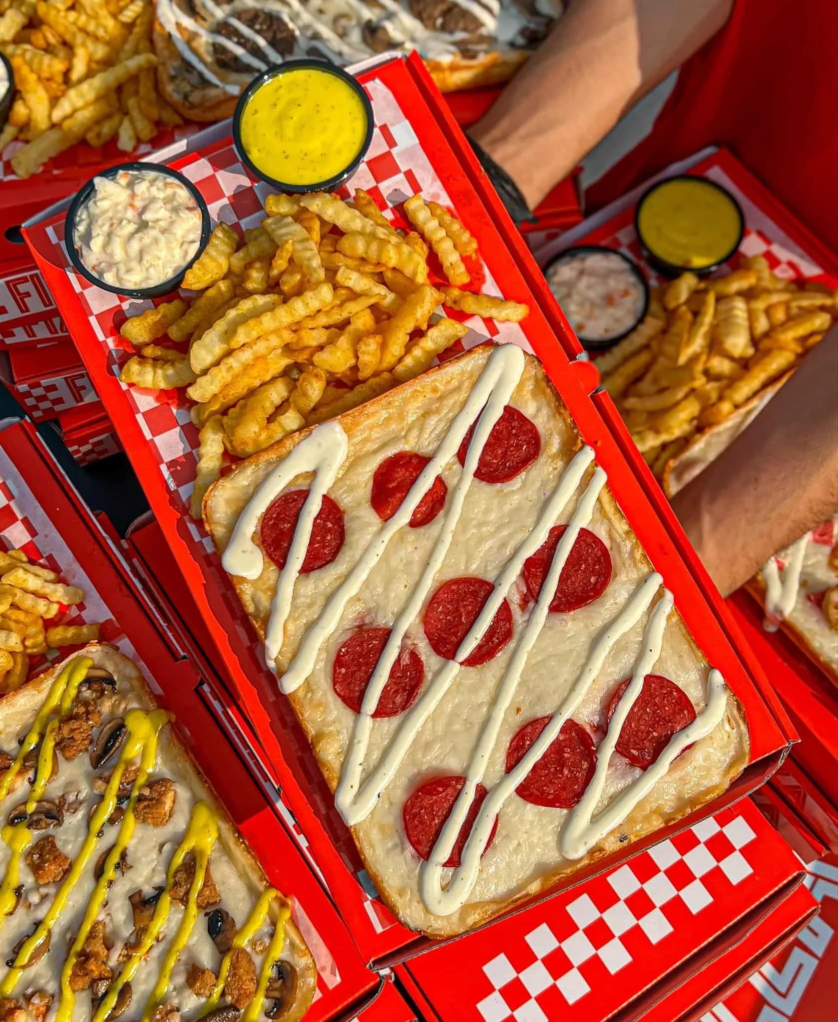 فيتزا بيبروني