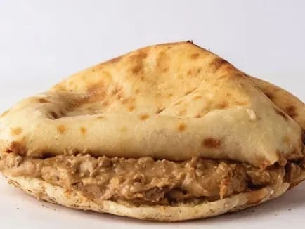 سندوتش فول بالبسطرمة