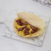 سندوتش اومليت سوسيس