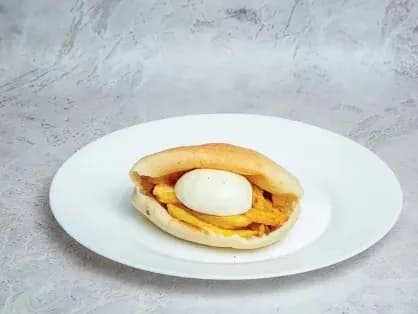 سندوتش بطاطس صوابع بالبيض المسلوق