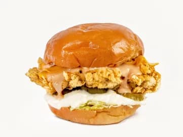 ساندوتش تي بي جي دجاج مقلى