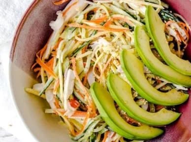 سلطة السلطعون المقرمش والأفوكادو