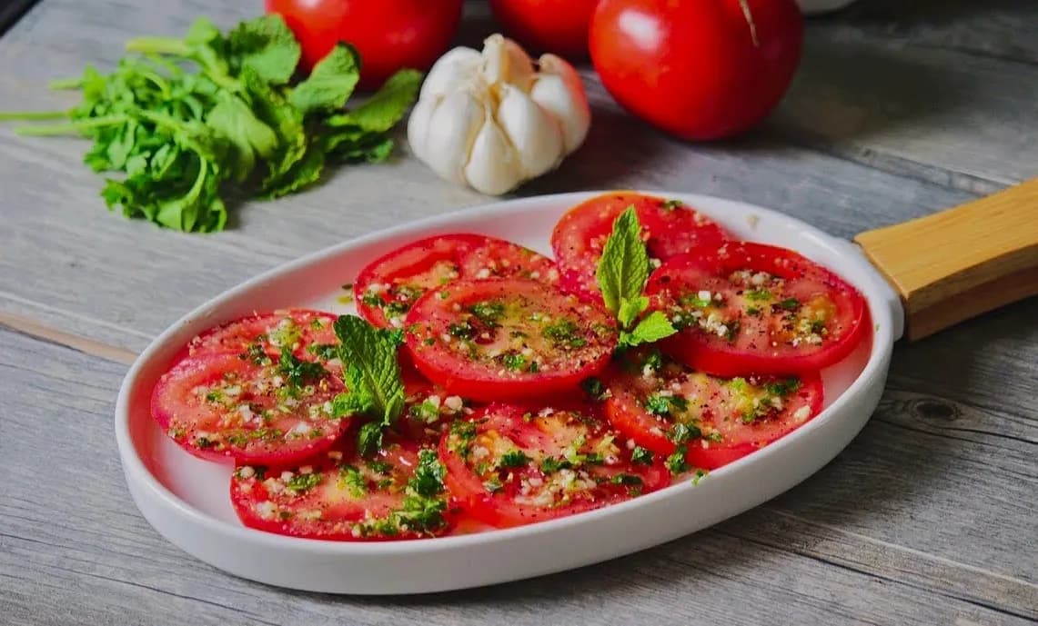 طبق طماطم متبلة