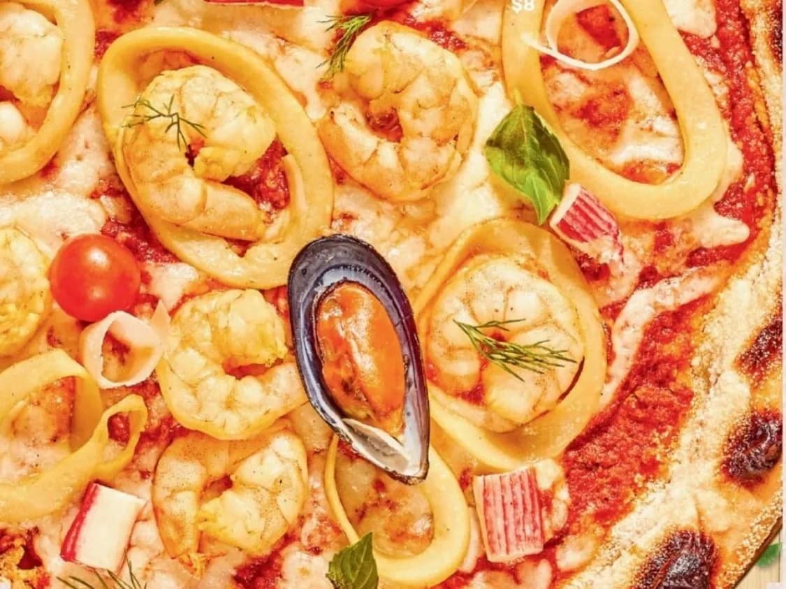 Seafood Pizza