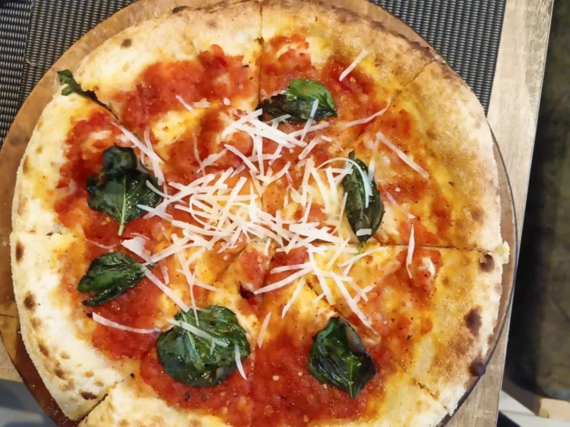 بيتزا مارينارا