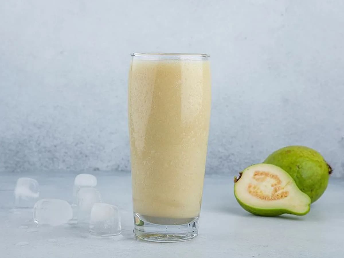 عصير الجوافة الطازج