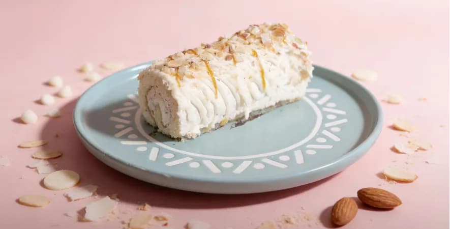 جاتوة رول جناش ابيض لوز