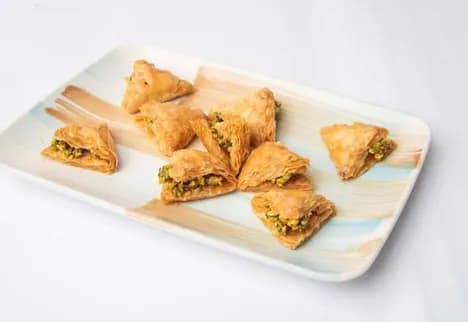 بقلاوة وربات فستق