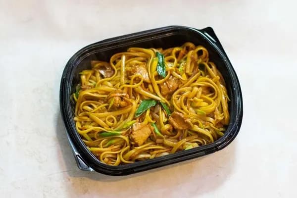 نودلز صيني دجاج مع مشروم و خضروات