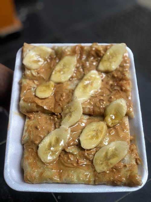 فطيرة موز‭ ‬بالزبدة الفول السوداني