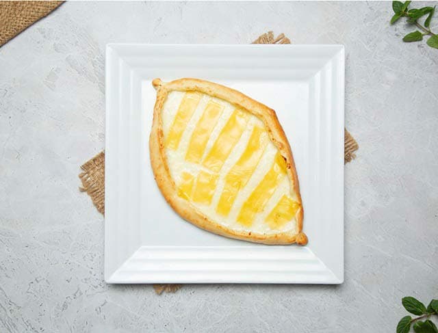 Cheddar Cheese with Mozzarella Manoucheh