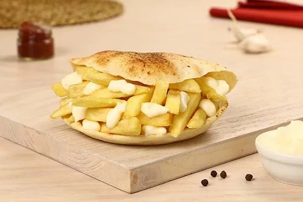 ساندوتش بطاطس محمرة بالمايونيز