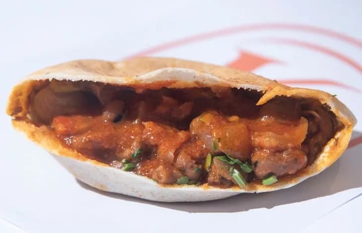 Foul with Salsa Sandwich