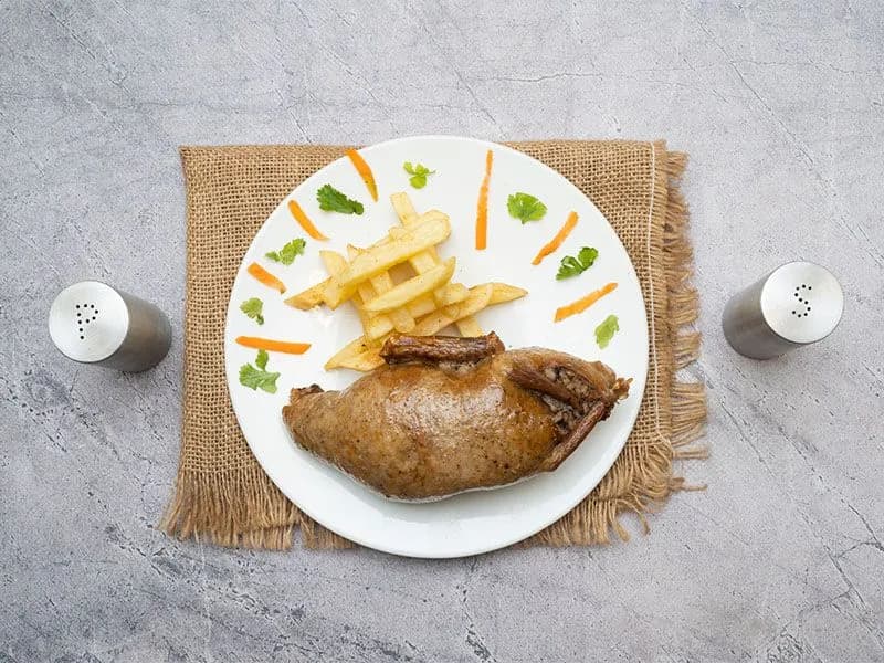 حمام محشي محمر