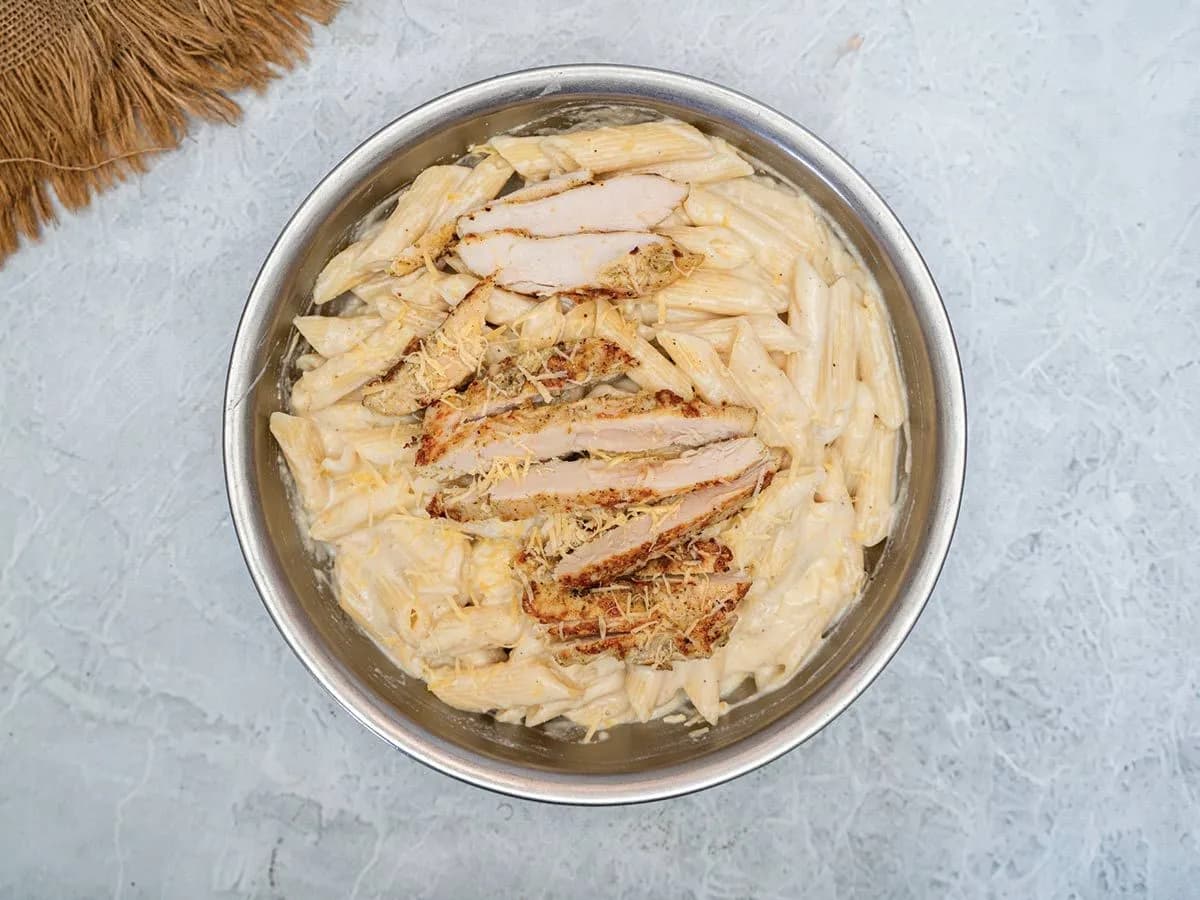 باستا دجاج الفريدو